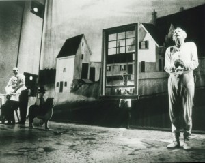 hip_hop The wolves howl and the Captain shivers as the lights slowly fade. Photo: R. Kaufman.